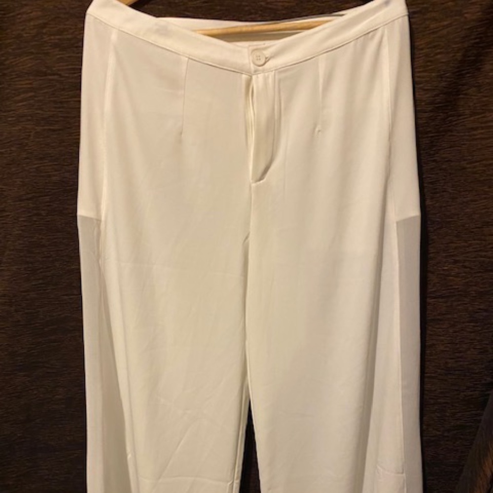 Dressy white  wide leg crepe  style pants